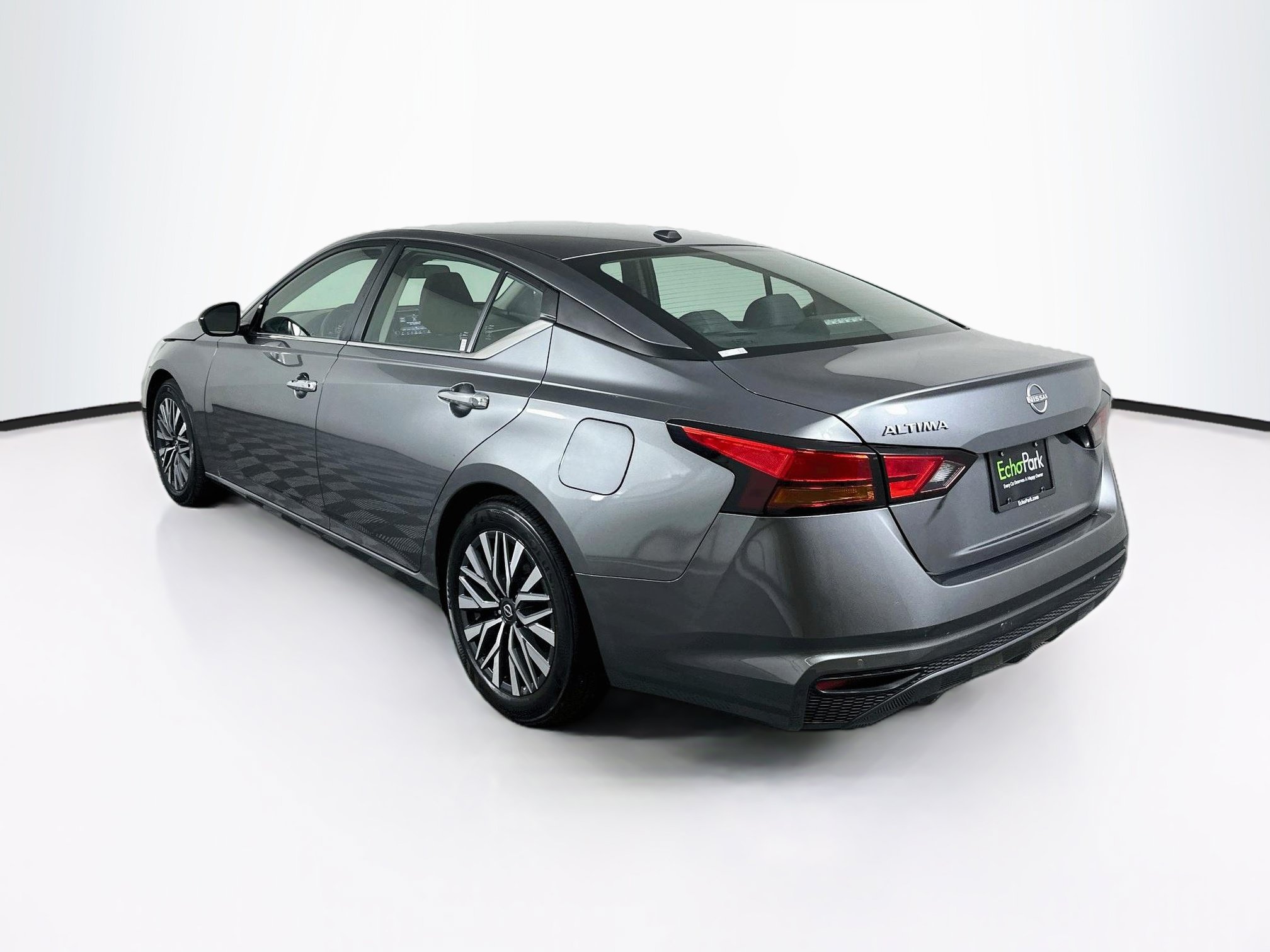 Used 2025 Nissan Altima 2.5 SV FWD image 5