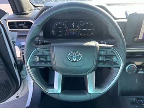 Used 2025 Toyota Tacoma TRD Off-Road image 7