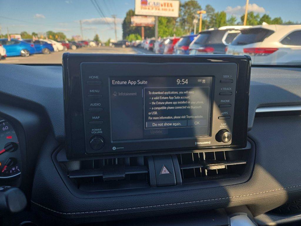 Used 2020 Toyota RAV4 XLE FWD image 20