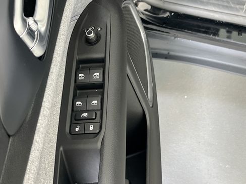 Used 2022 Jeep Compass Latitude AWD/4WD image 17