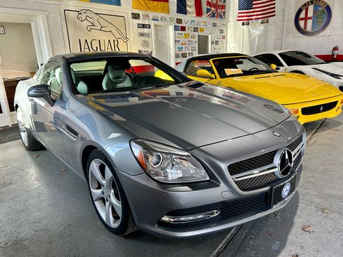 Used 2012 Mercedes-Benz SLK 350 2dr Roadster SLK 350 w/ Premium I Pkg image 2