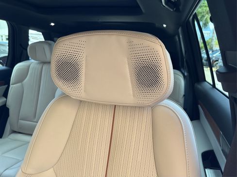 Certified 2026 Cadillac Vistiq Luxury image 31