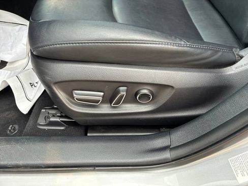 Used 2017 Toyota Prius Four w/ Advanced Technology Package FWD image 7
