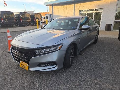 Used 2018 Honda Accord Sport image 1