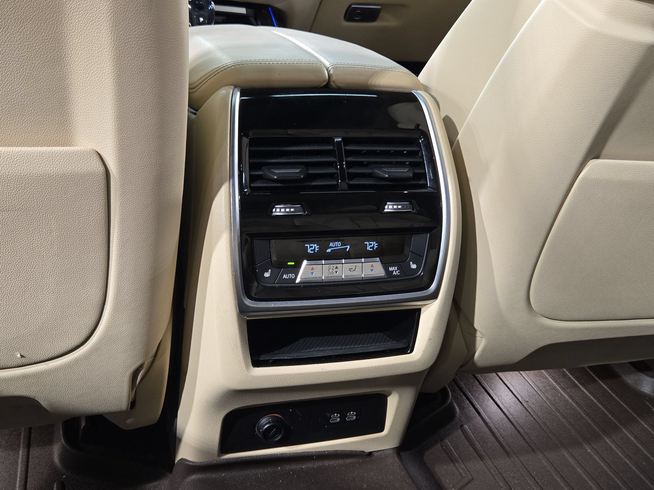 Used 2019 BMW X7 xDrive40i w/ Premium Package AWD/4WD image 39