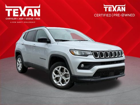 Used 2024 Jeep Compass Latitude AWD/4WD image 1
