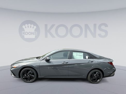 New 2026 Hyundai Elantra SEL Sport Premium FWD image 2