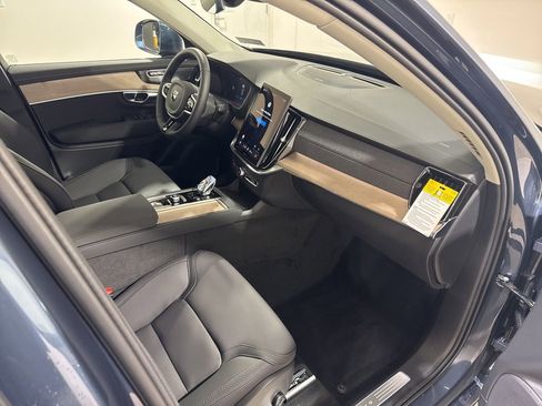 New 2026 Volvo XC90 T8 Plus w/ Protection Package Premier AWD/4WD image 28