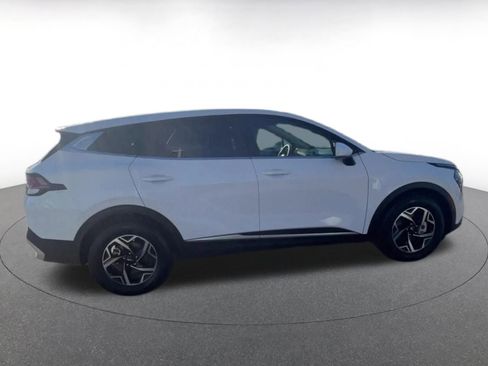 Used 2025 Kia Sportage LX image 16