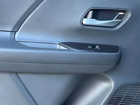 Certified 2025 Nissan Kicks SV image 21