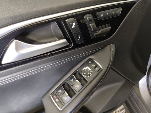 Used 2018 INFINITI QX30 AWD image 27