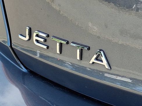 Certified 2024 Volkswagen Jetta SE w/ Panoramic Sunroof Package FWD image 30