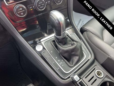 Used 2018 Volkswagen Golf SEL image 24