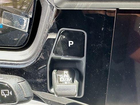 Certified 2025 Porsche Cayenne image 22