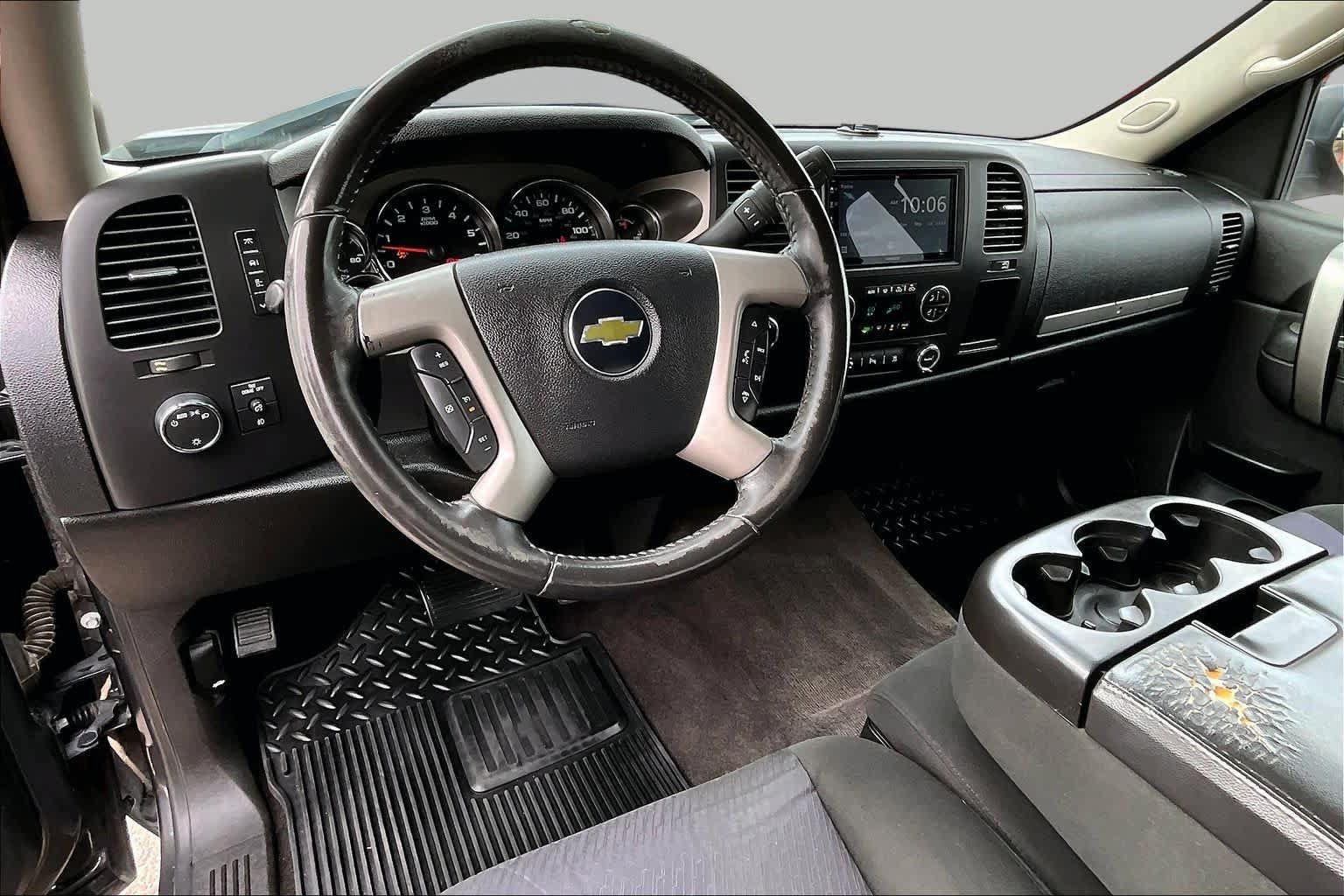 Used 2011 Chevrolet Silverado 1500 LT w/ All-Star Edition AWD/4WD image 5
