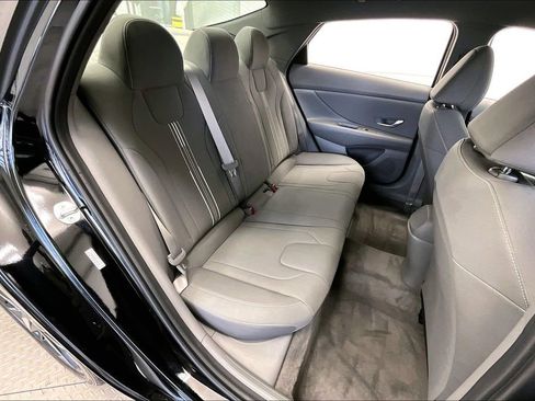 Used 2023 Hyundai Elantra SEL w/ Convenience Package FWD image 26