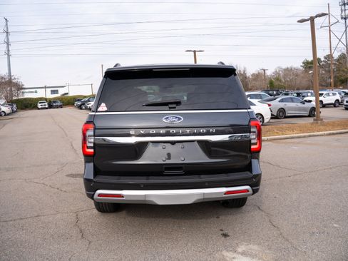 Used 2024 Ford Expedition Limited image 8