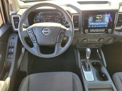 Used 2023 Nissan Frontier SV w/ Tow Package image 12