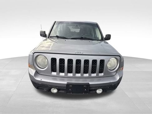 Used 2014 Jeep Patriot Latitude AWD/4WD image 13
