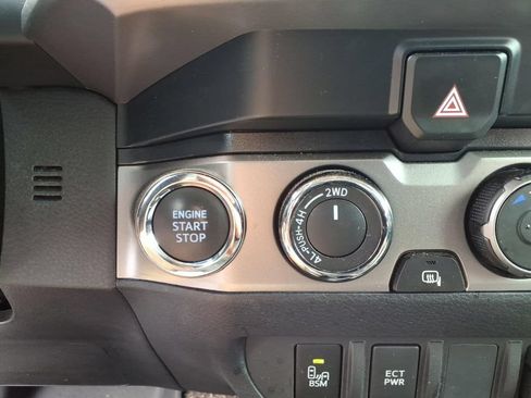Used 2023 Toyota Tacoma SR5 w/ Technology Package AWD/4WD image 16