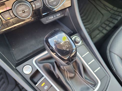 Used 2024 Volkswagen Jetta SE image 16