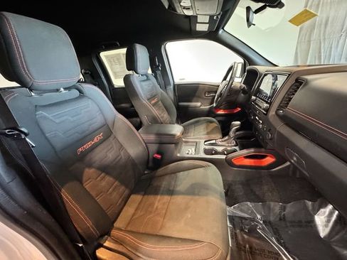 Used 2023 Nissan Frontier PRO-4X w/ Technology Package image 27