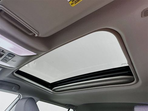 Used 2024 Toyota RAV4 XLE image 21