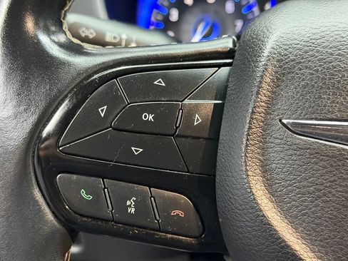 Used 2018 Chrysler Pacifica Touring Plus w/ S Appearance Package FWD image 29
