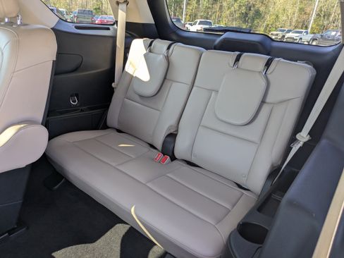 Used 2023 Ford Explorer XLT w/ Equipment Group 202A image 15