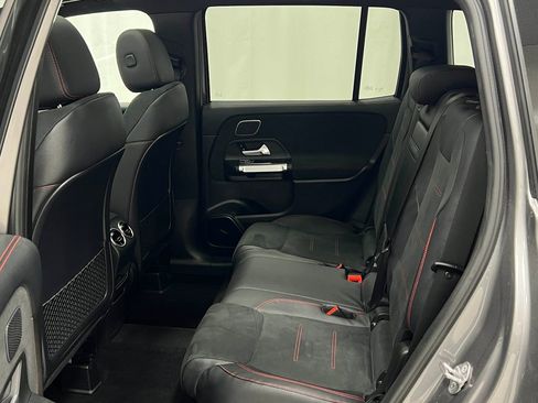 Used 2020 Mercedes-Benz GLB 250 4MATIC image 32
