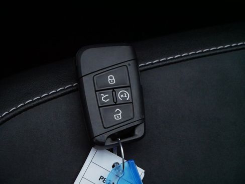 Certified 2022 Volkswagen Taos SE image 33