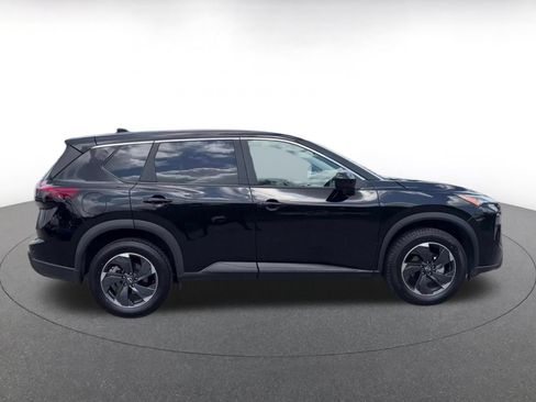 Used 2025 Nissan Rogue SV AWD/4WD image 16