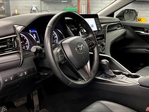 Used 2024 Toyota Camry SE image 17