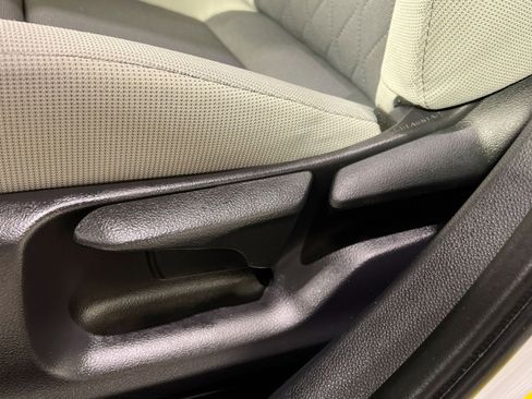 Used 2023 Toyota Corolla LE image 23