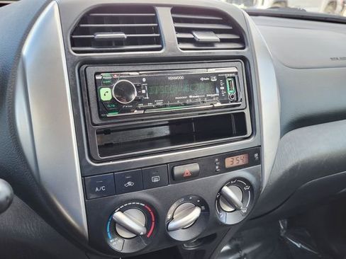 Used 2005 Toyota RAV4 4WD image 21