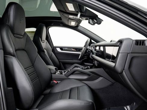 New 2026 Porsche Cayenne S image 25