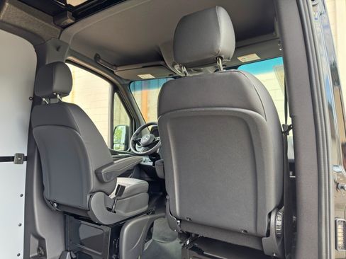 Used 2026 Mercedes-Benz Sprinter 2500 image 31