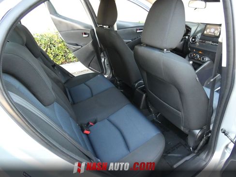 Used 2019 Toyota Yaris LE FWD image 24