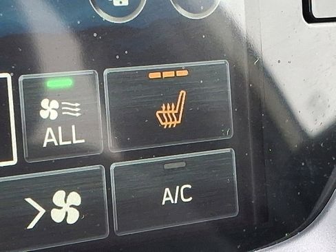 Certified 2025 Subaru Forester Limited image 24