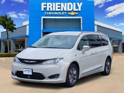 Used 2020 Chrysler Pacifica Limited w/ Advanced Safetytec Group image 3