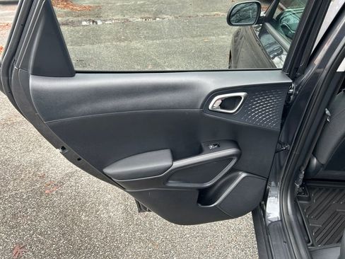 Used 2022 Kia Soul EX image 24