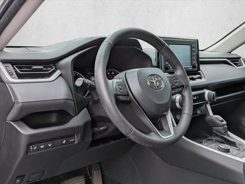 Used 2022 Toyota RAV4 XLE AWD/4WD image 11