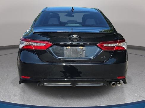 Used 2019 Toyota Camry SE FWD image 2