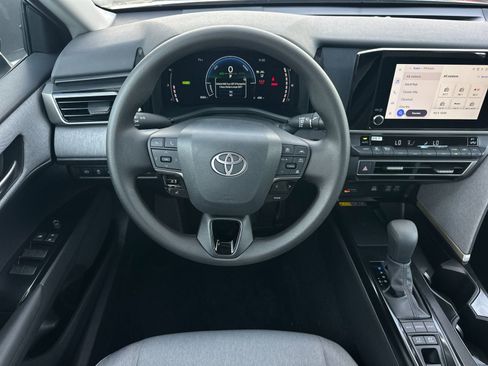 Used 2026 Toyota Camry LE FWD image 15