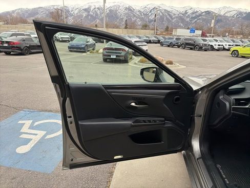 Used 2019 Lexus ES 350 w/ Accessory Package image 10