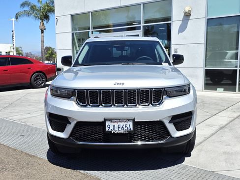Used 2023 Jeep Grand Cherokee Laredo RWD image 7