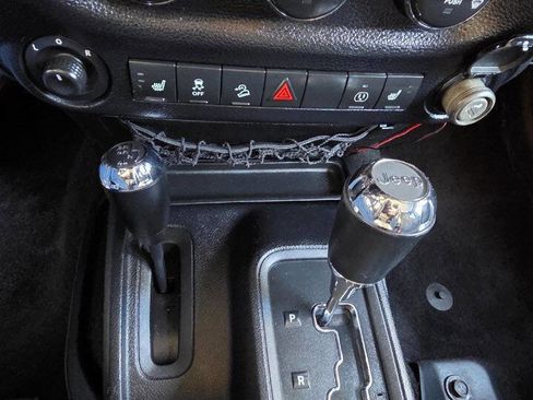 Used 2014 Jeep Wrangler Unlimited Rubicon w/ Connectivity Group image 9