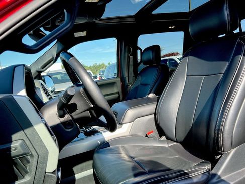 Used 2019 Ford F150 Lariat w/ Equipment Group 502A Luxury AWD/4WD image 17