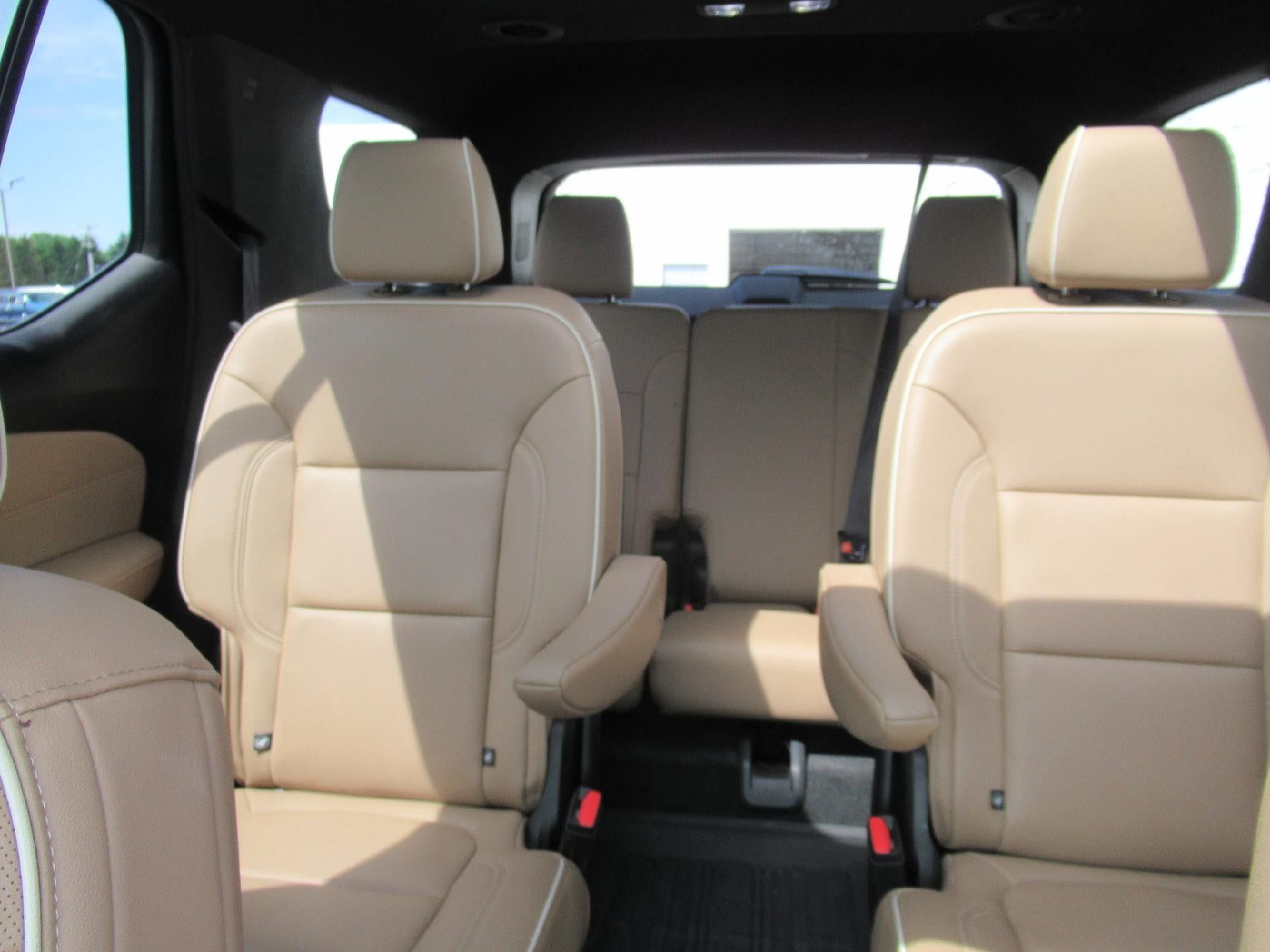 Certified 2022 Chevrolet Traverse Premier w/ LPO, Floor Liner Package AWD/4WD image 12