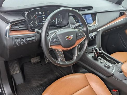 Used 2023 Cadillac XT5 Premium Luxury w/ Technology Package image 11